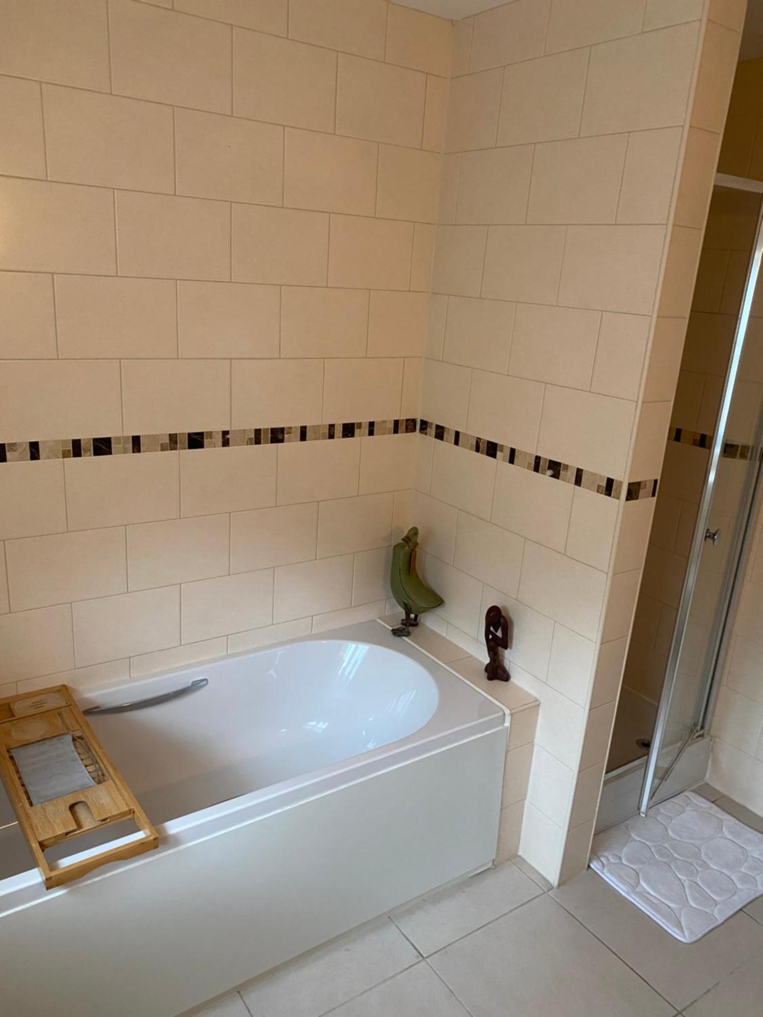 Beautiful Private Room With Kingsize Bed And Large Private En-Suite Peterborough Exterior foto